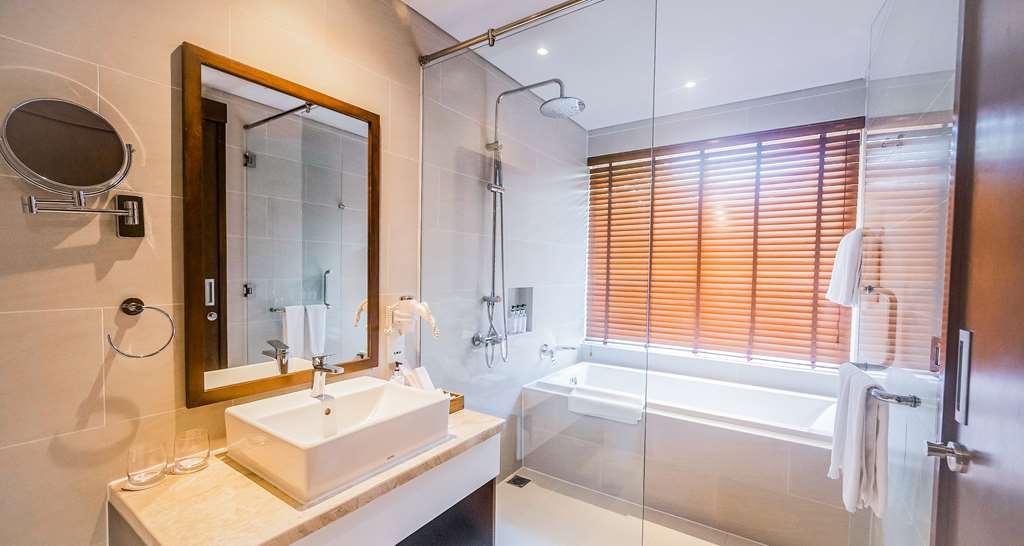 Best Western Premier Sonasea Villas Phú Quốc Exterior photo